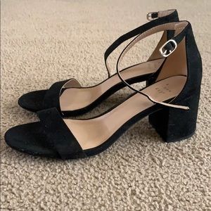 Black heels *sold*